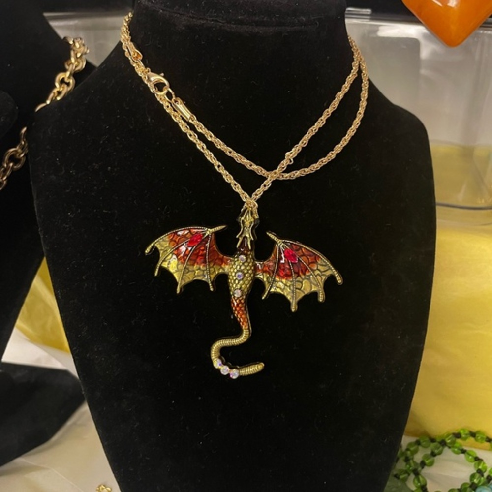 GLAMOUR DENKAYS FASHION NECKLACE